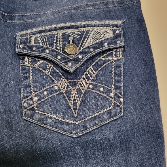VGS Skinny jeans with embroidery, stitching, rhinestones  on pockets. SIZE 10 - Picture 4 of 8